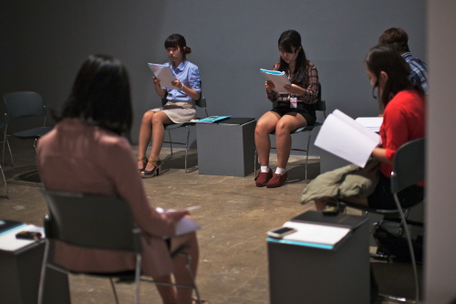 리딩 퍼포먼스와 네일링, 대학생들의 참여로 작품 빛난다! 관련 이미지